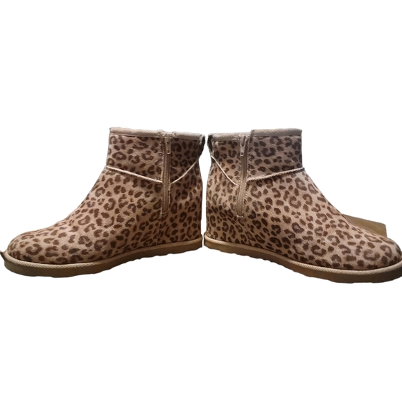 Leopard Cheetah Dunes Wedge Boot - Picture 4 of 5